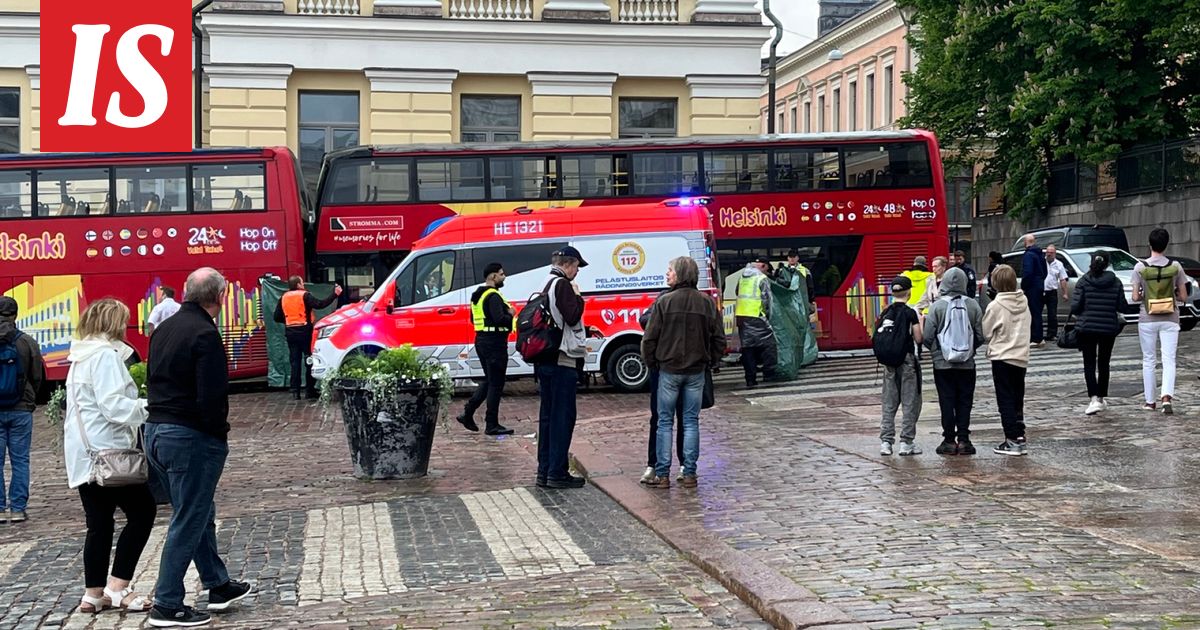 Bussi törmäsi ihmiseen Helsingissä aivan Senaatintorin lähellä – kuvituskuva