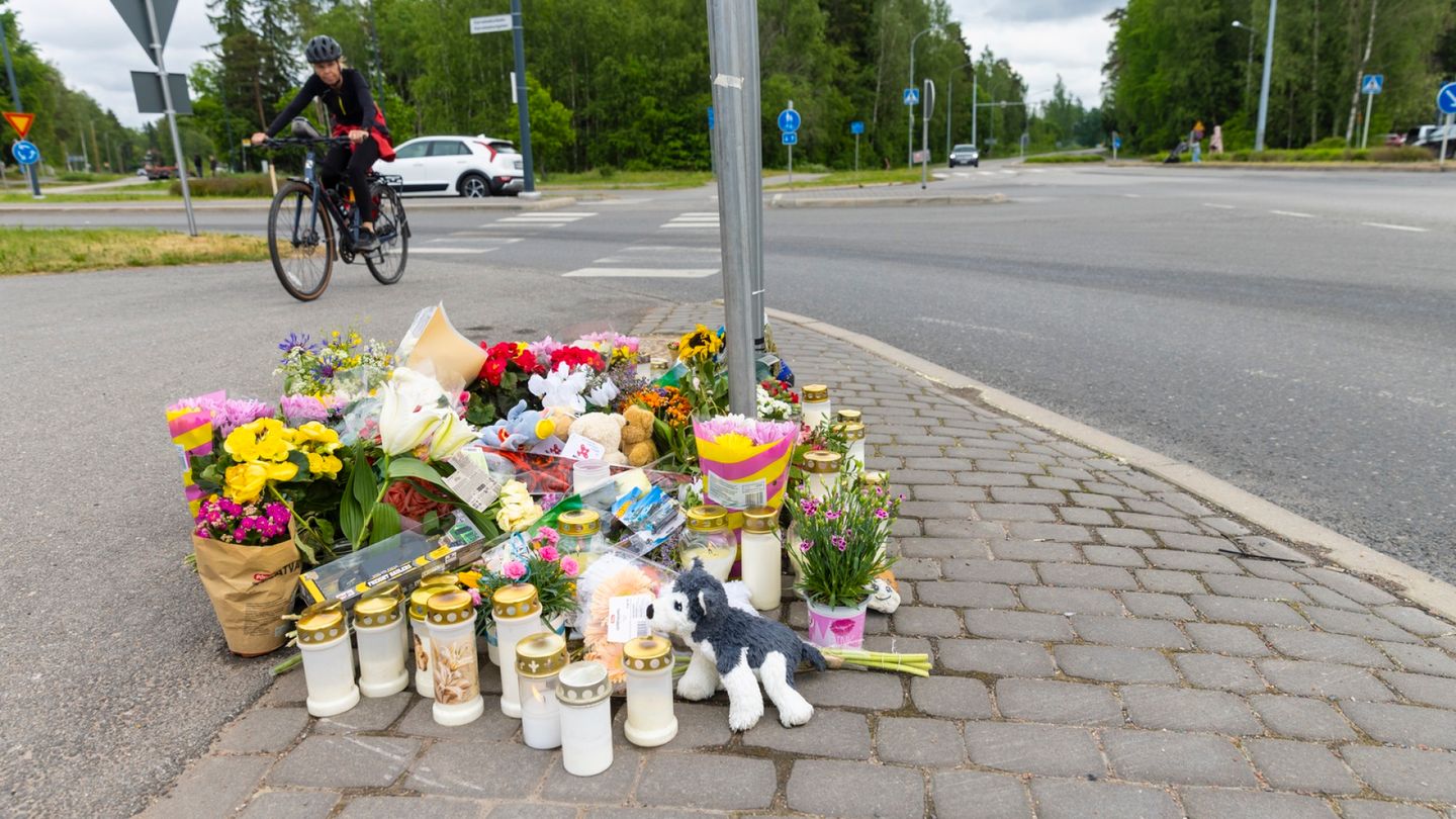 Koskettava muistopaikka Turussa: kuollutta lasta muistetaan hiljaisuudella ja kynttilöillä