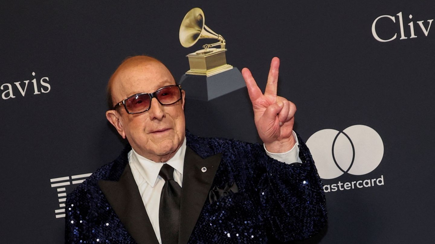 Legendaarinen musiikkituottaja on kuollut – Nosti pinnalle Whitney Houstonin