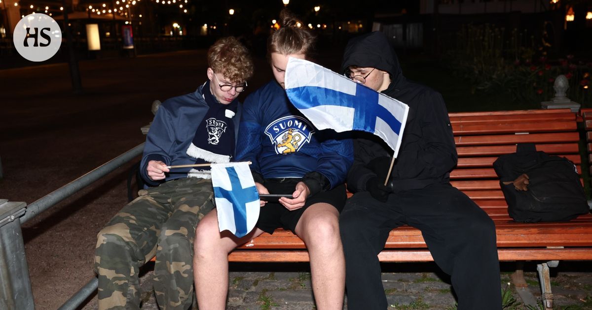 MM-kultajuhlat täyttivät Helsingin: osa juhlijoista nousi suojatun Mantan päälle – kuvituskuva